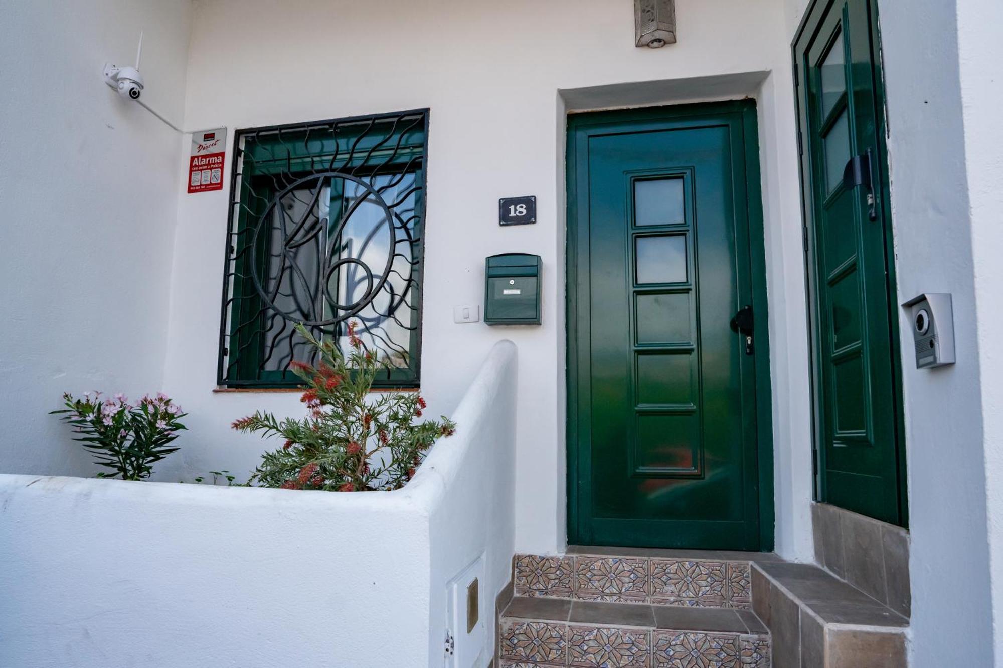 Casa Julio - Alcala Complete Coastal Retreat - Entire Apartment - 3 Min Walk From The Ocean - Shared Entrance With Host 外观 照片