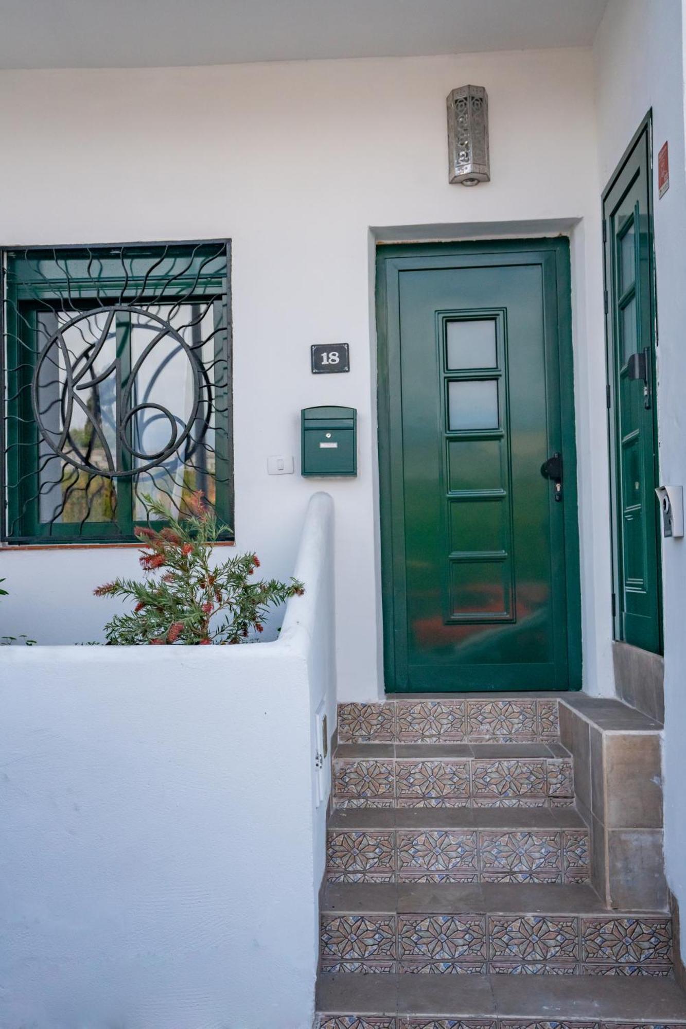 Casa Julio - Alcala Complete Coastal Retreat - Entire Apartment - 3 Min Walk From The Ocean - Shared Entrance With Host 外观 照片