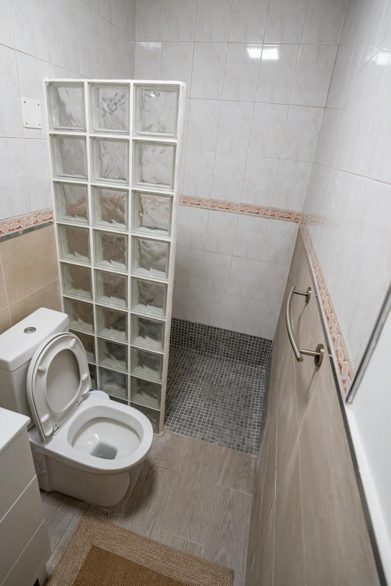 Casa Julio - Alcala Complete Coastal Retreat - Entire Apartment - 3 Min Walk From The Ocean - Shared Entrance With Host 外观 照片